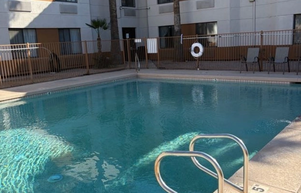 Factility at Sky Harbor Airport Inn Image-6