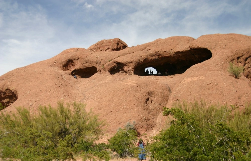 Sky Harbor Airport Inn near Papago Park & Hole in the Rock